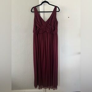 David’s bridal bridesmaid dress in wine size 20 worn once and dry cleaned